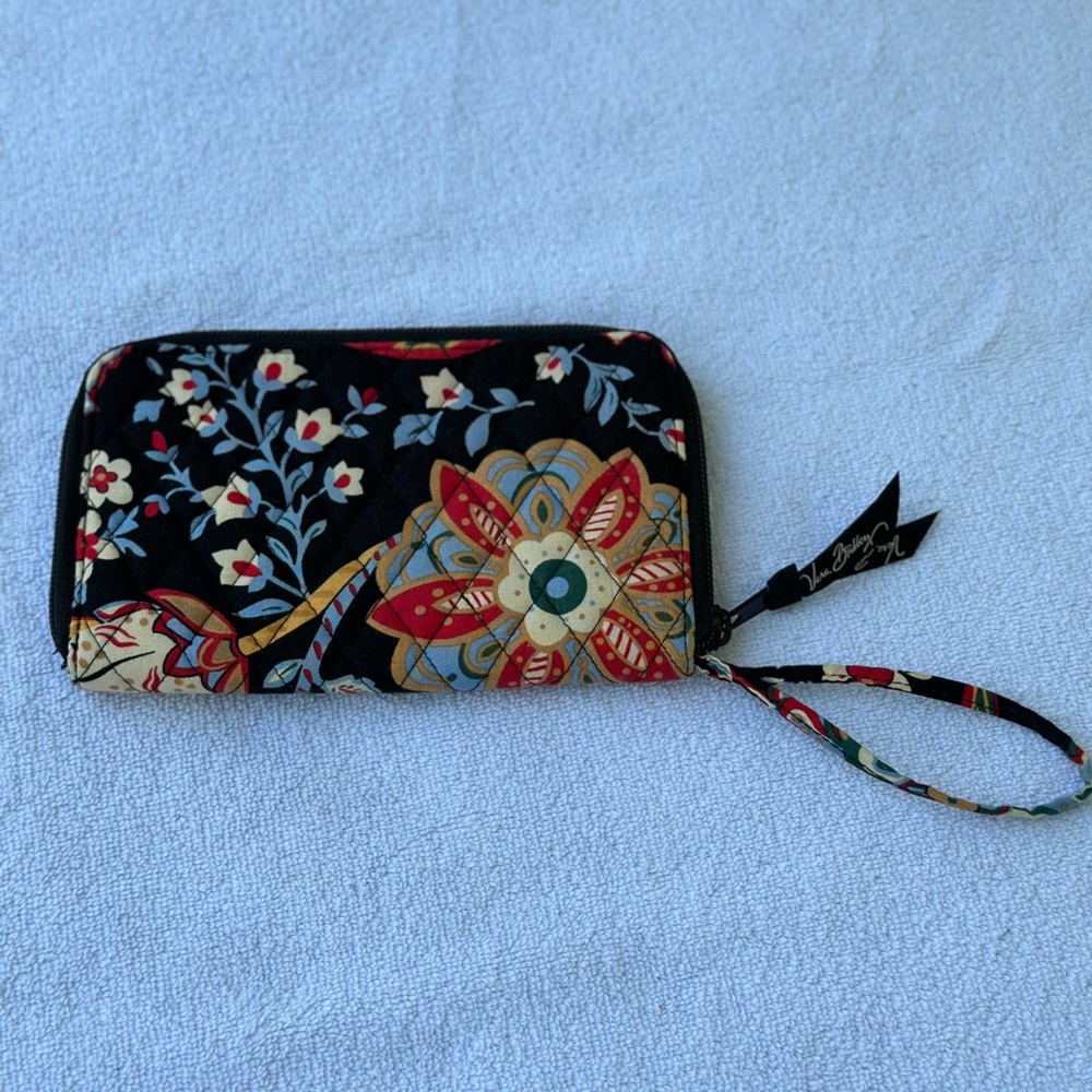 Vera Bradley Julia Versailles Floral Zip Around Wallet 8” X 5”